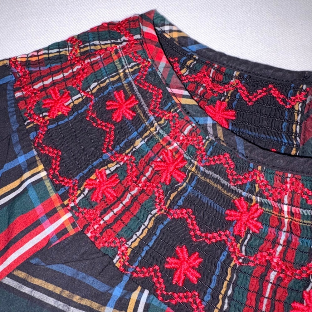 Crewcuts Girls Plaid Smocked Embroidered Top Long Sleeve Red Black Size M age 8 - Picture 3 of 9